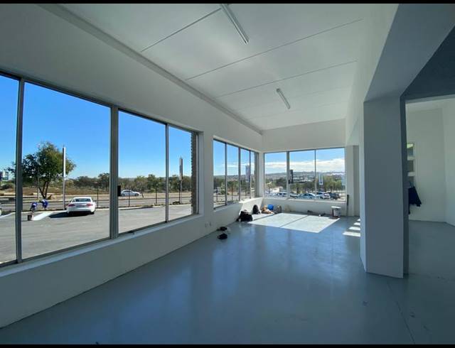 INDUSTRIAL PROPERTY TO RENT IN HALFWAY HOUSE